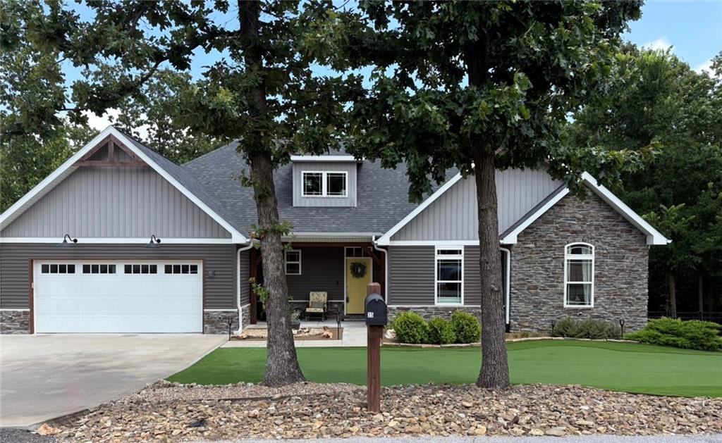 35 Skye Drive, Bella Vista — photo 1 of 38